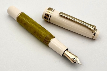 Pensinasia - Fine Writing Instruments | Batches