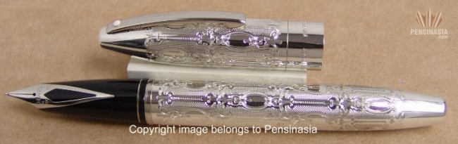 Sheaffer Legacy Heritage Gold PVD Chevron Fountain pen - Vulpen / Fountain  pen