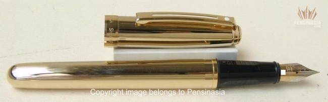 Sheaffer Prelude Matte Green Gold Trim Fountain Pen Medium Nib-Montgomery  Pens Fountain Pen Store 212 420 1312