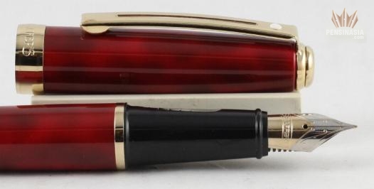 SHEAFFER PRELUDE 357 MARBLE RED LACQUER WITH GOLD PLATED TRIM FOUNTAIN PEN GREAT 