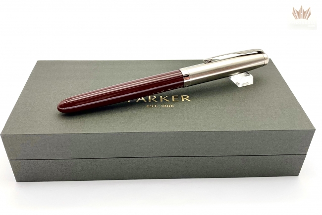 Parker 51 Burgundy Resin Chrome Fountain Pen Fine Nib